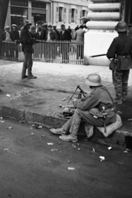 Unruhen von Genf 1932: Soldaten bei einer Strassensperre 